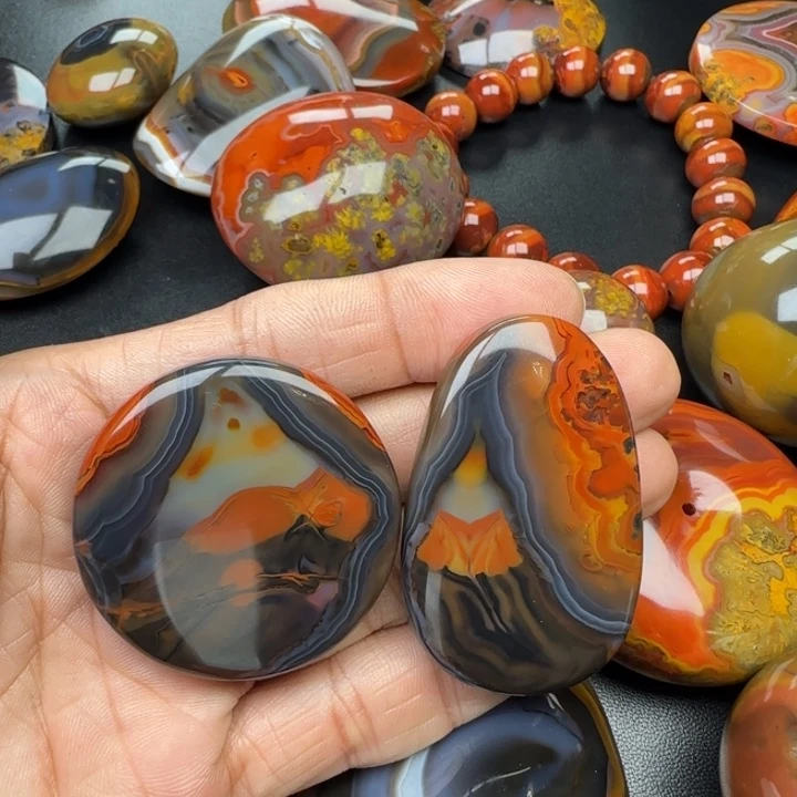 玉***轩玛瑙/玉髓未镶嵌原矿玛瑙项链牌子