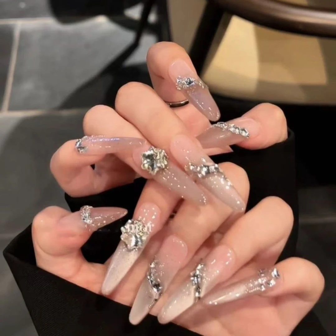 纯手工蝴蝶富家千金爆闪极光钻高级白色气质美甲穿戴显白氛围超闪