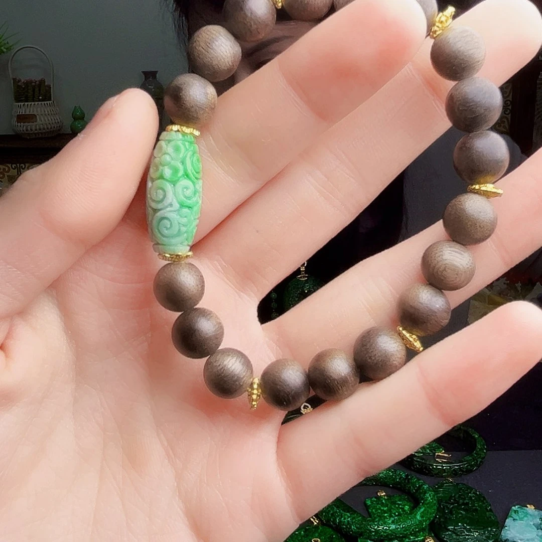 颈饰未镶嵌翡翠多样性
