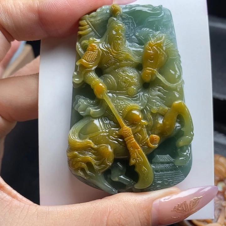 辽***浩未镶嵌定制翡翠关公