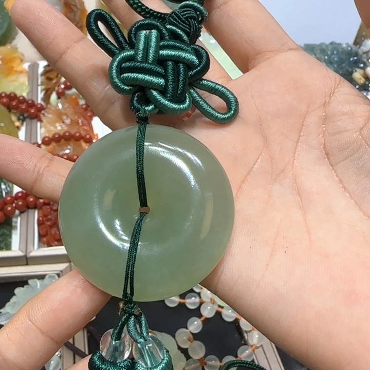 蛇纹石玉未镶嵌吊坠