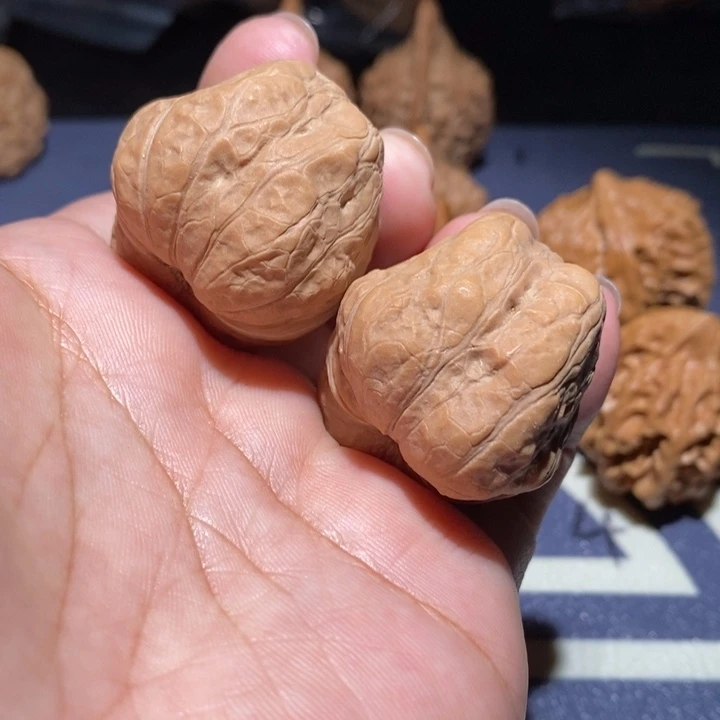 文玩核桃吊坠玉蝉