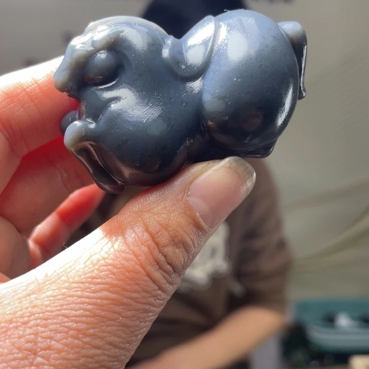 和田玉未镶嵌把件