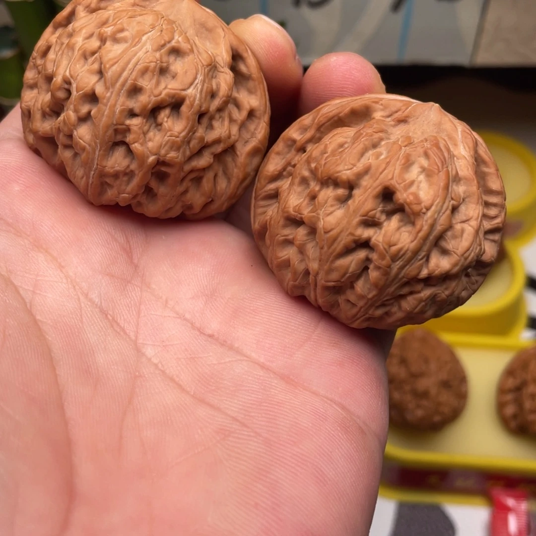 文玩核桃吊坠红锦鲤45