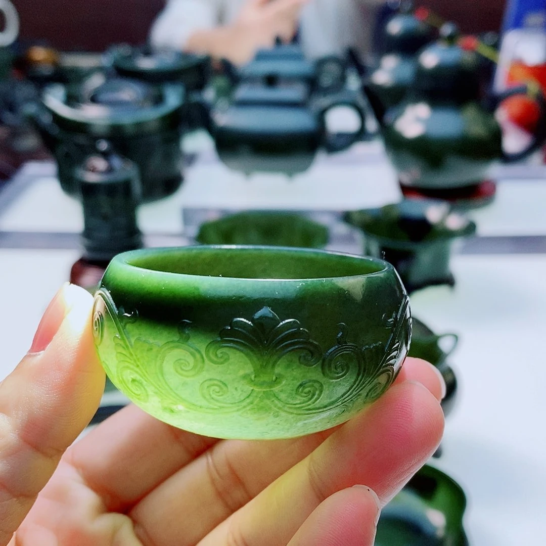 未镶嵌和田玉摆件