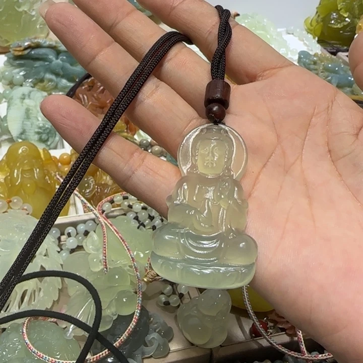 蛇纹石玉吊坠未镶嵌