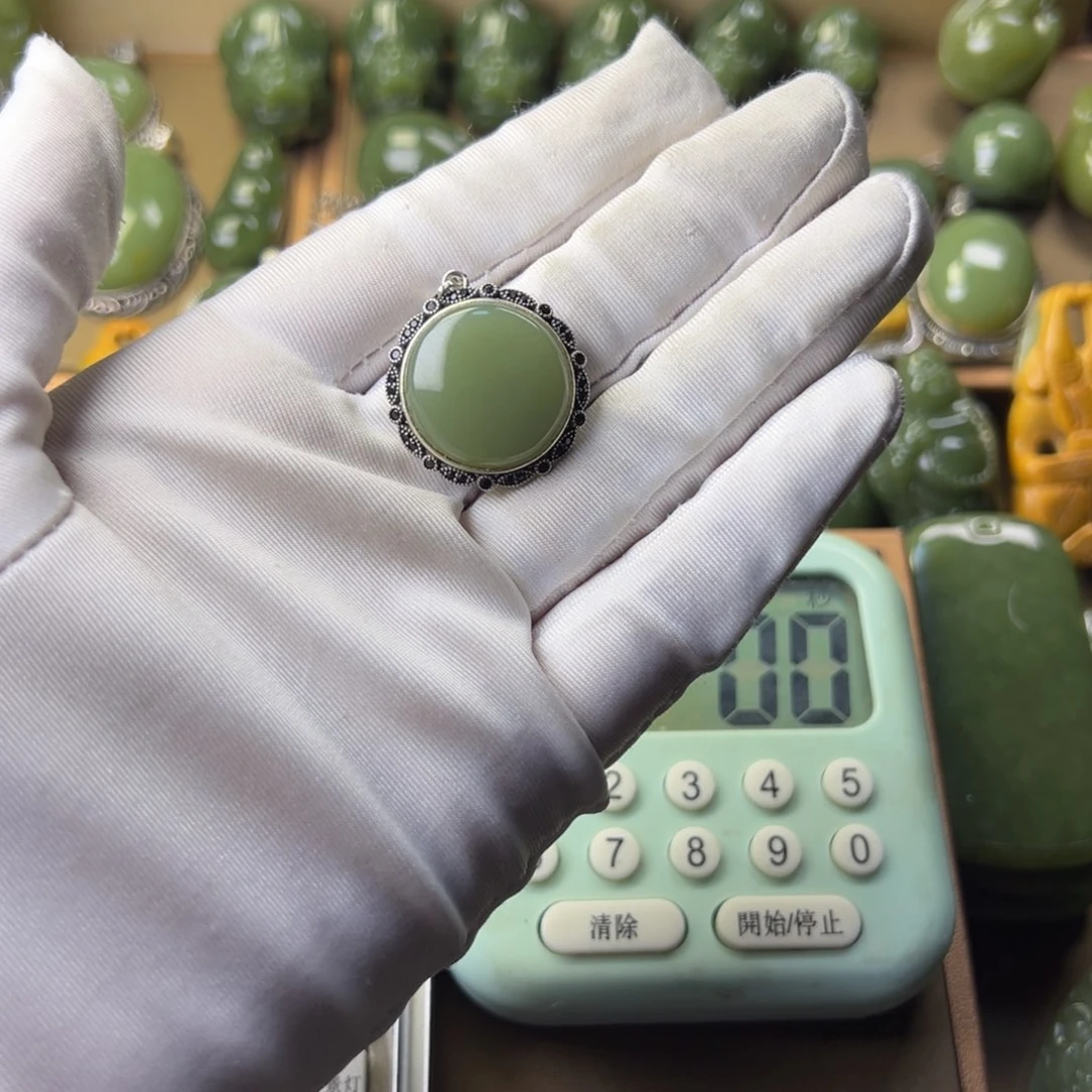 岫岩老玉（透闪石质玉）挂件未镶嵌爱*