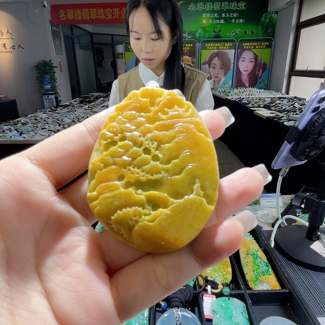 颈饰未镶嵌翡翠一