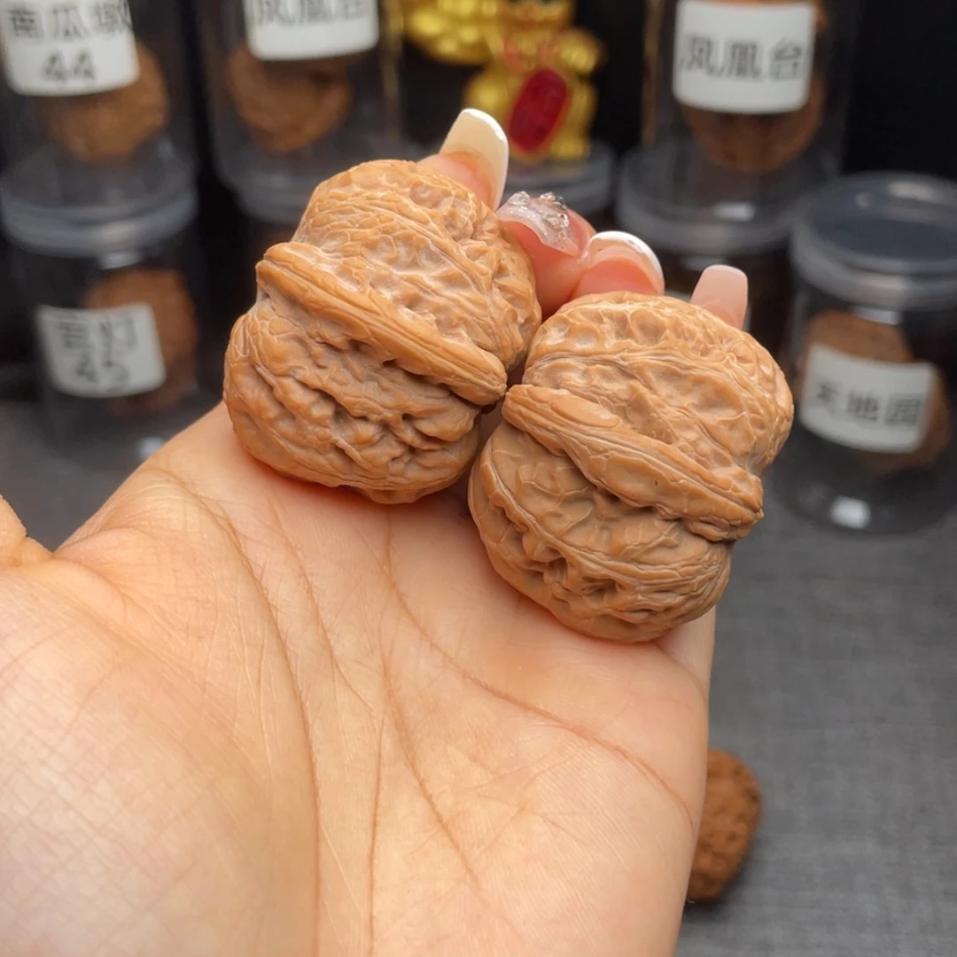 文玩核桃把件。元宝