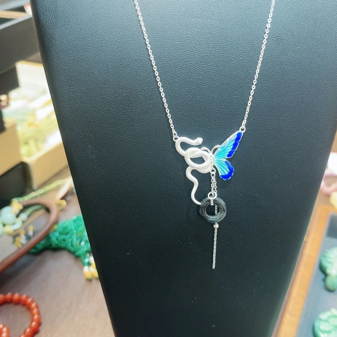 翡翠颈饰未镶嵌吊坠