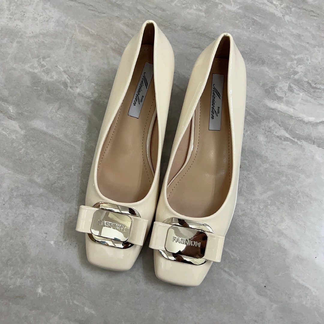 【澳门专柜正品】小香风方头单鞋女夏新款春秋气质中跟大码女鞋白色