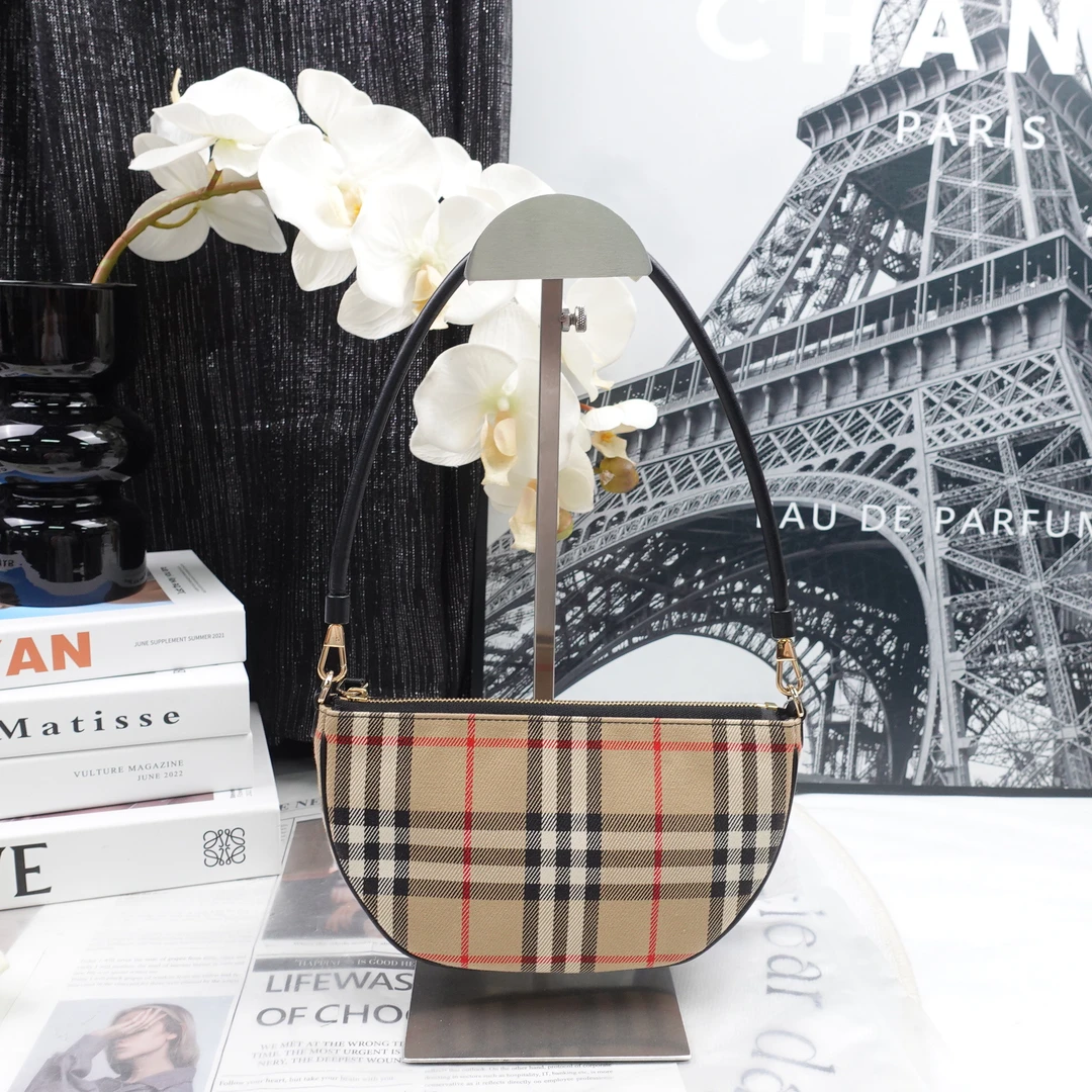 95新 BURBERRY/博柏利 单肩包/T10250761