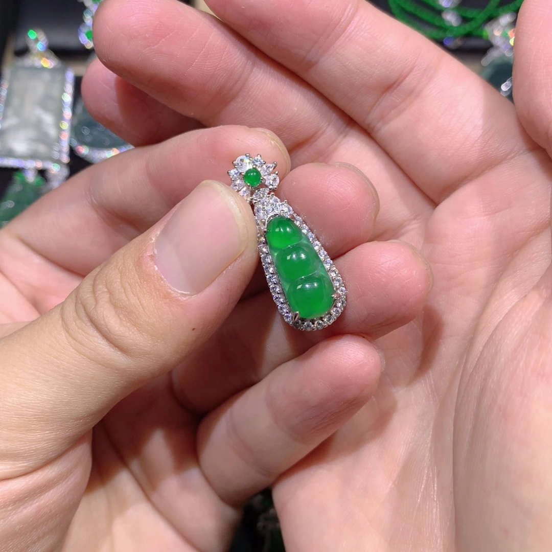 翡翠银S925镶嵌吊坠(赠链)