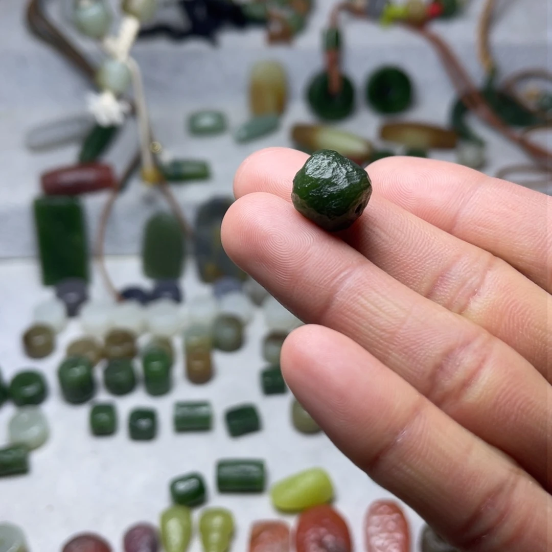 和田玉颈饰未镶嵌牛**世