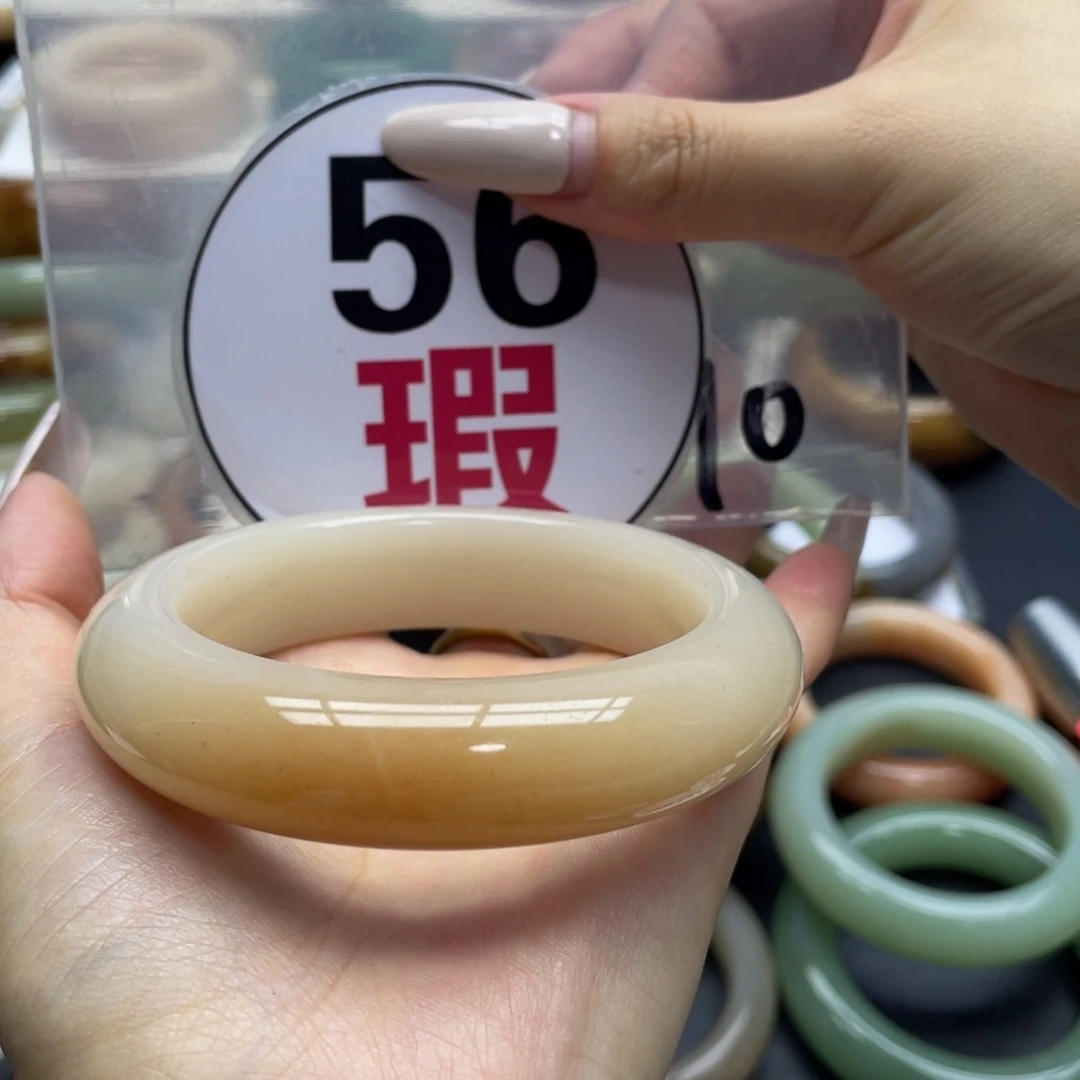 未镶嵌手镯石英质玉