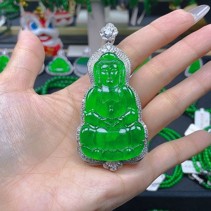 厚***年颈饰未镶嵌翡翠满色大观音