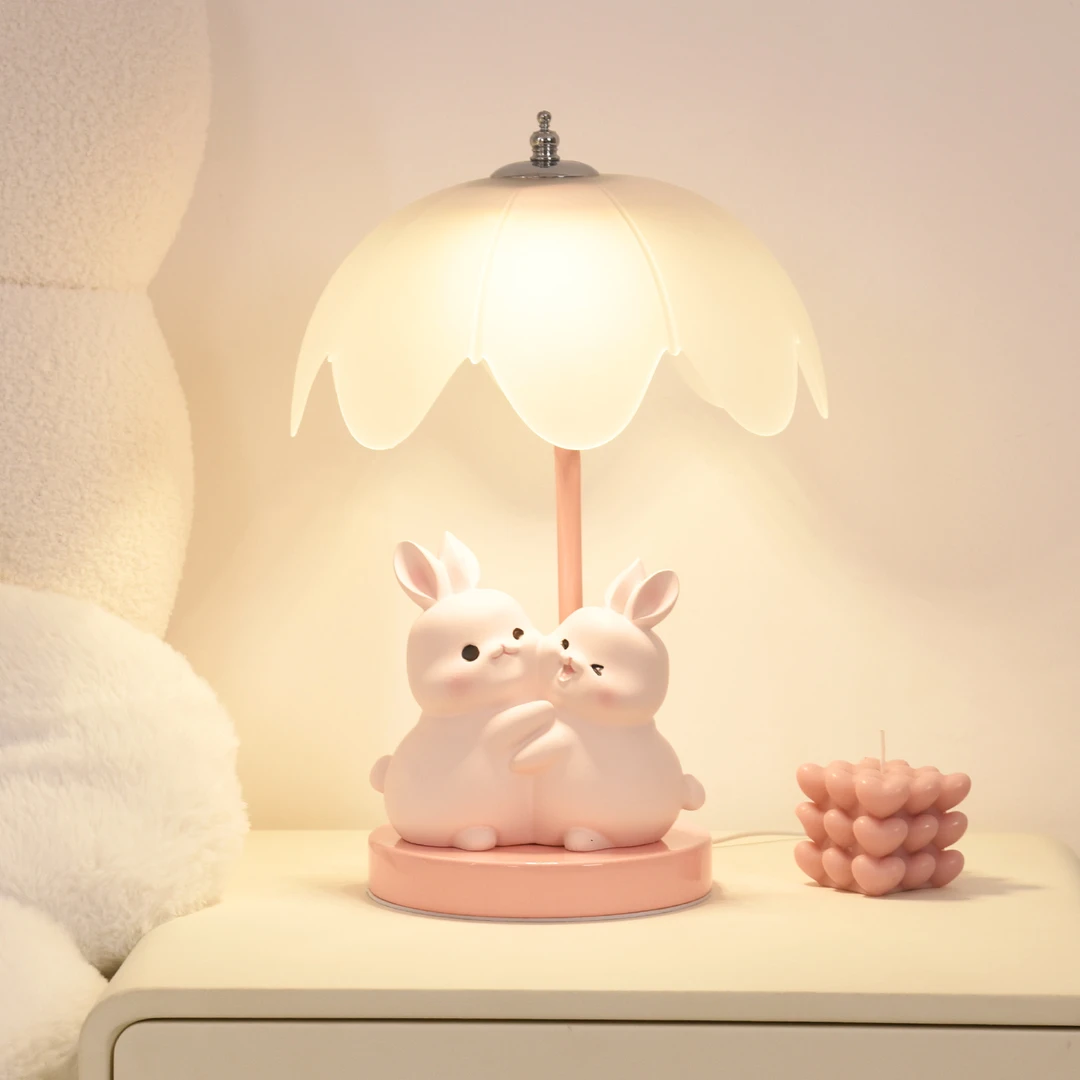 奶油风台灯床头灯2025新款小吊灯现代简约抱抱兔儿童房间床头柜灯