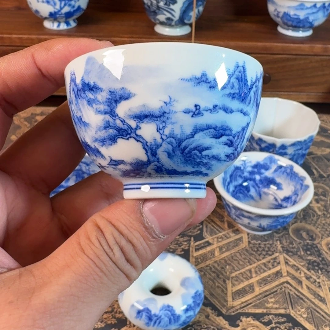 景德镇全手工手绘青花山水鸡心杯