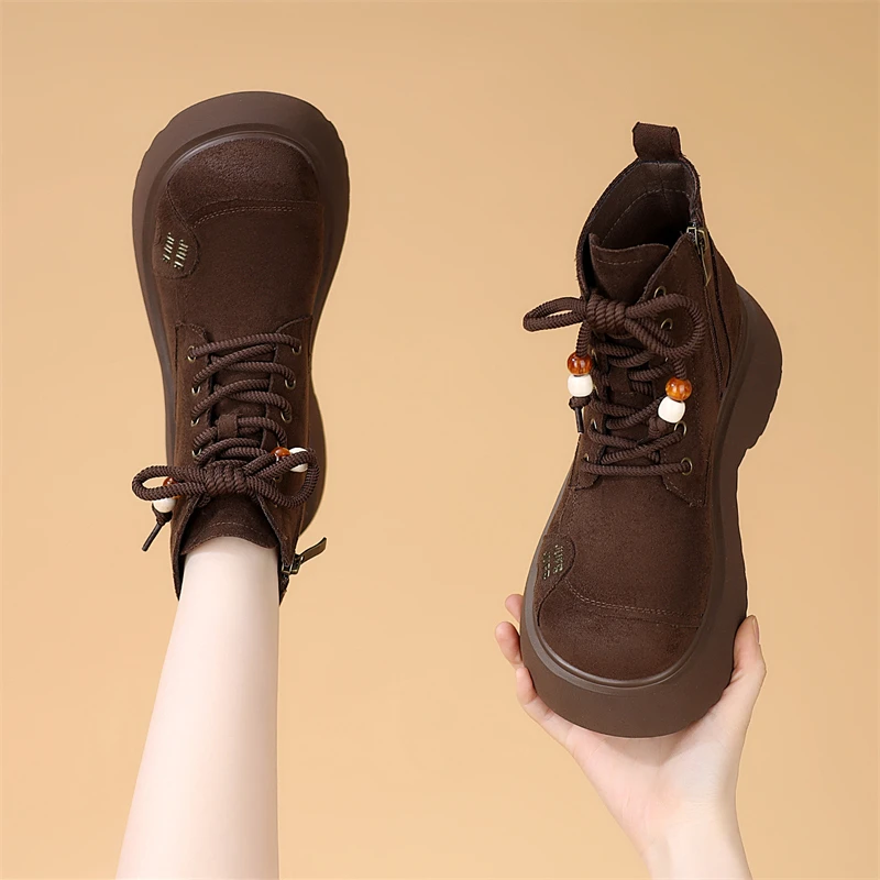 秋冬季防滑短靴女增高马丁靴复古圆头时尚甜美韩版勃肯巨好看单靴