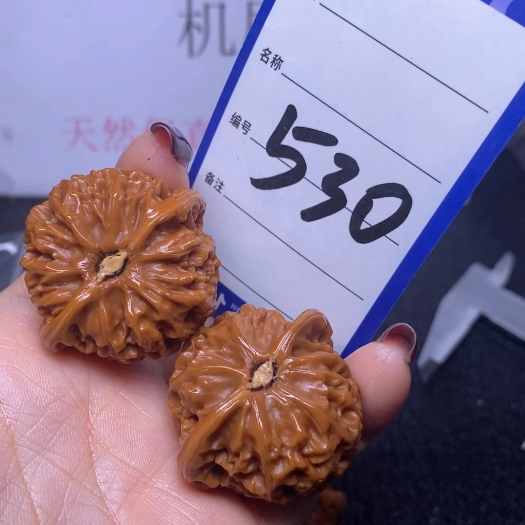 文玩核桃把件530/37.5宫灯