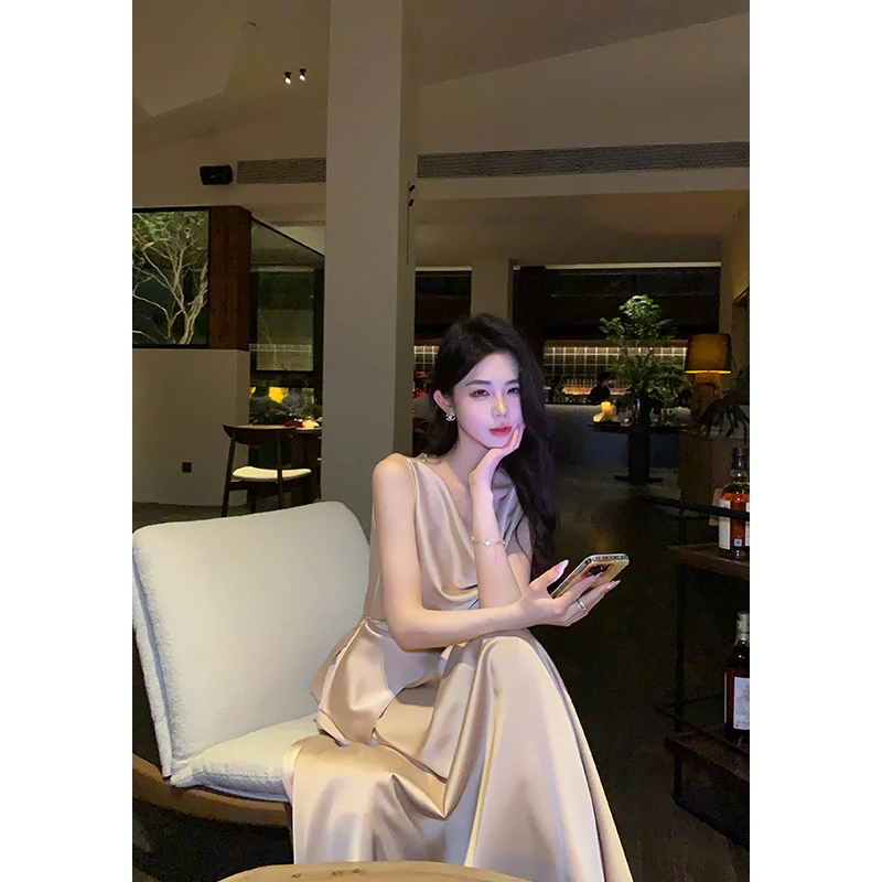 木子李的李【胧月缎光】春夏法式轻奢气质收腰香槟色缎面套装LL9548