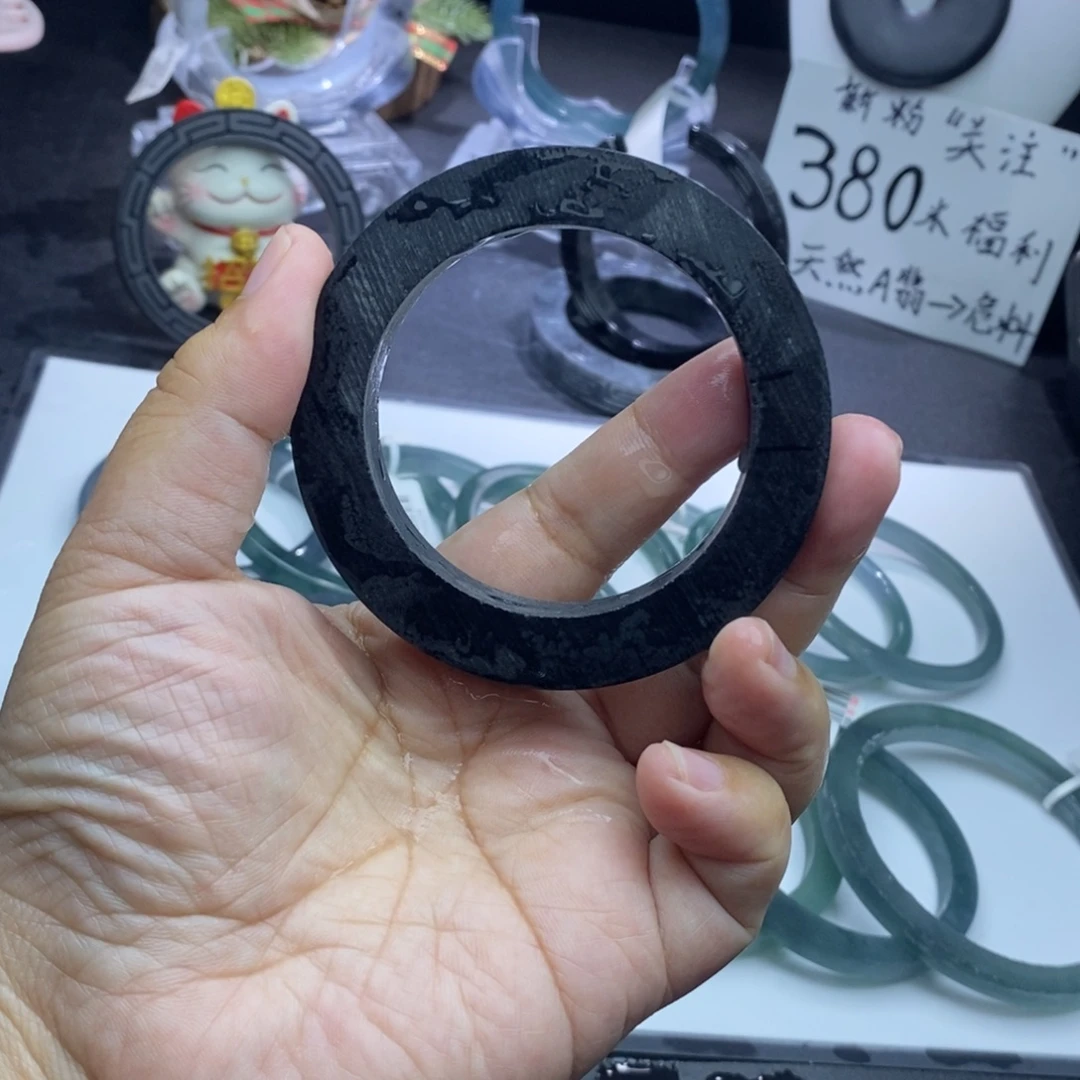 猪****定制翡翠未镶嵌方加雕刻回纹