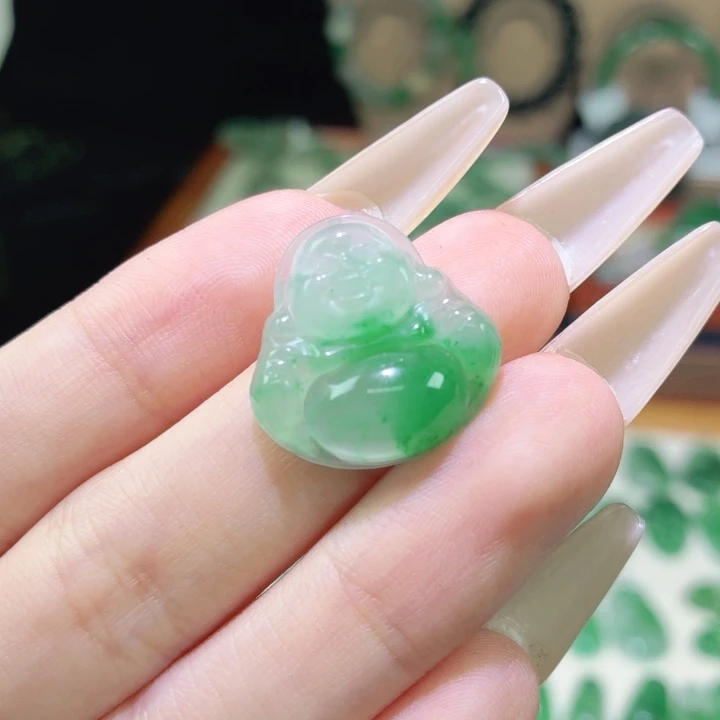 石英质玉（非洲翠）未镶嵌颈饰