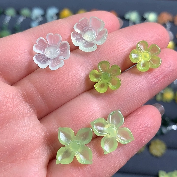 未镶嵌蛇纹石玉耳饰