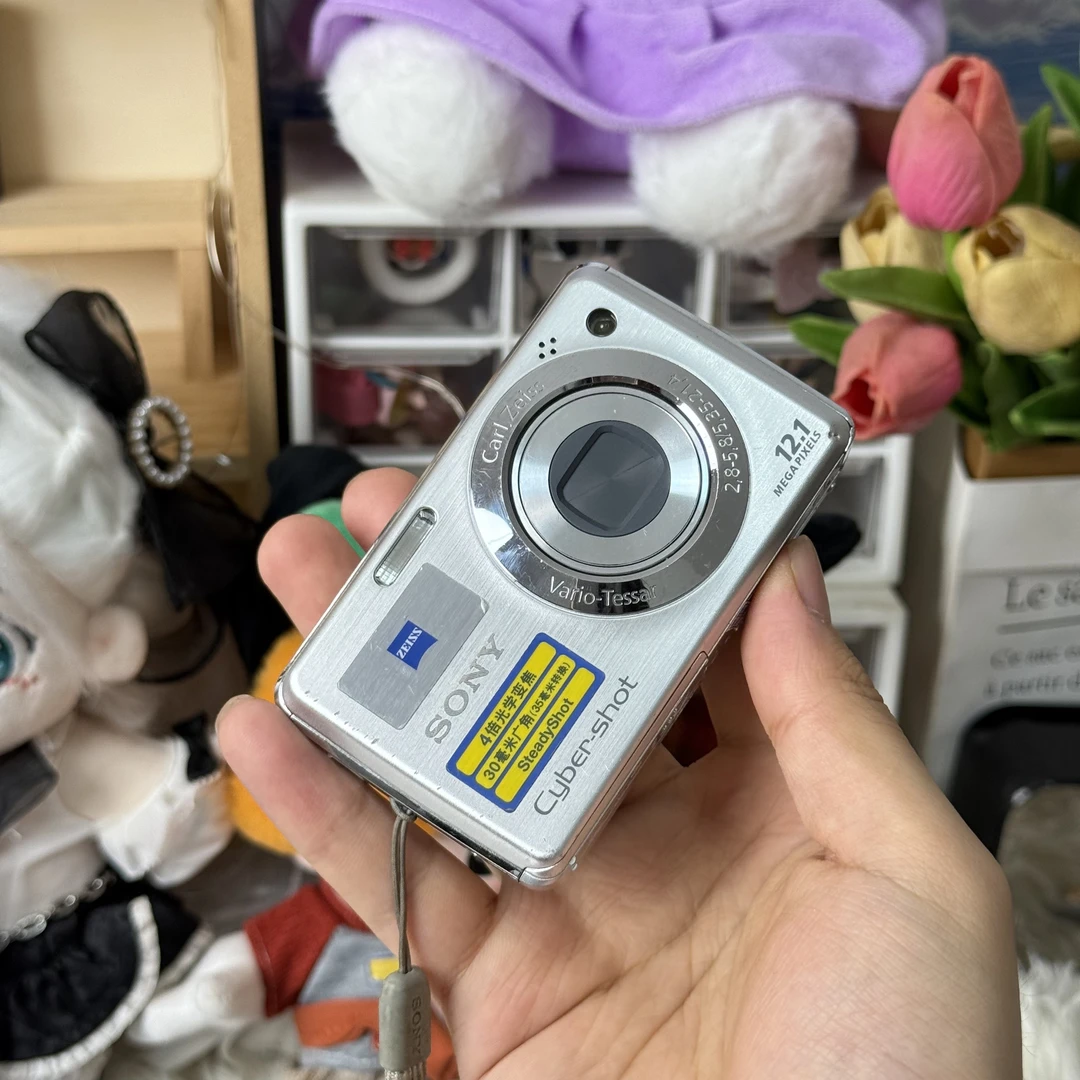 9新 Sony/索尼 索尼w220银色色彩感好1400万像素滤镜多带配件