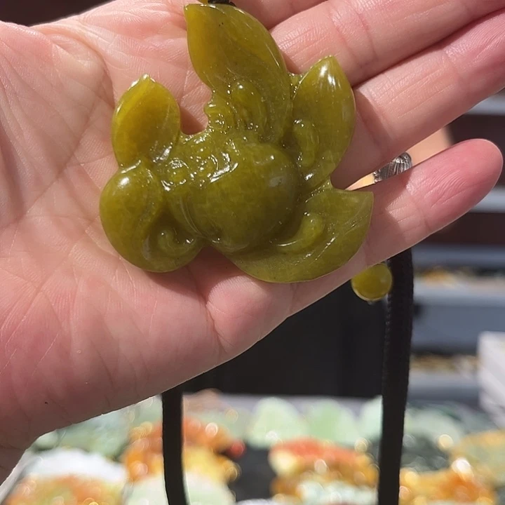 岫玉未镶嵌毛衣链