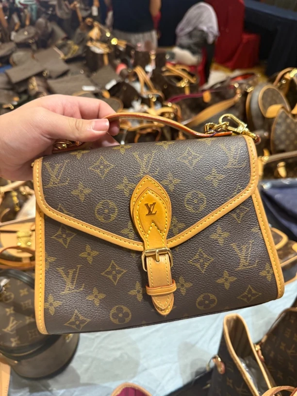 95新 LouisVuitton/路易威登 大吉中古bz/LV老花ivy邮差斜挎包
