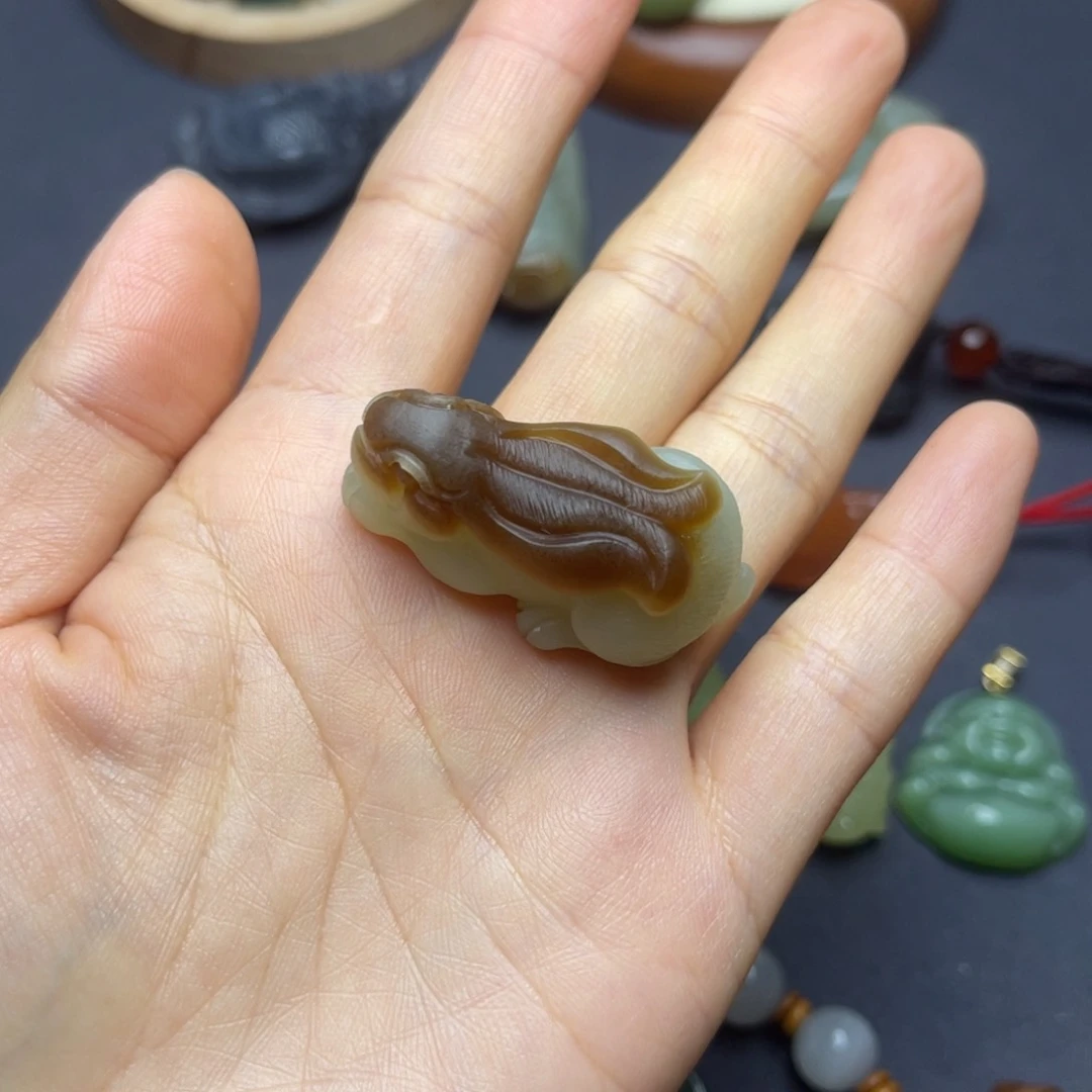 和田玉颈饰未镶嵌做***事