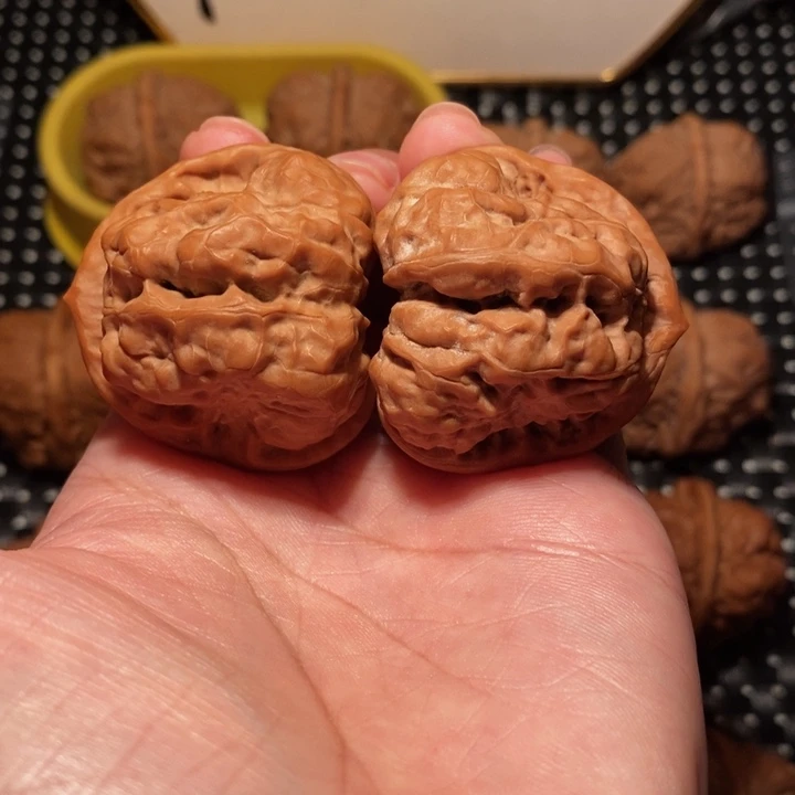 ****。文玩核桃把件蛙王