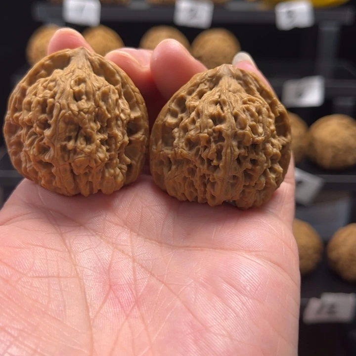 B***怪文玩核桃吊坠核桃