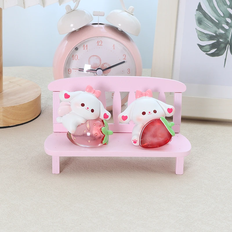 可爱草莓小兔子摆件桌面情绪稳定治愈系车载饰品创意生肖礼物女生