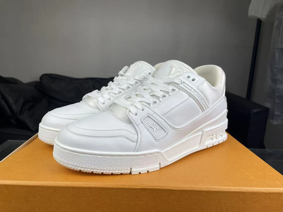 99新 LouisVuitton/路易威登 Trainer纯白板鞋42.5码原盒99新