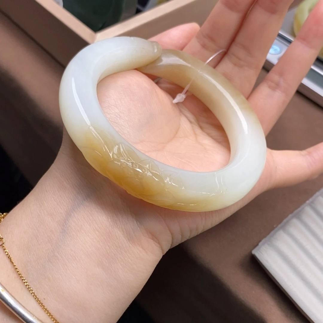 *****和田玉手镯未镶嵌糖白62#