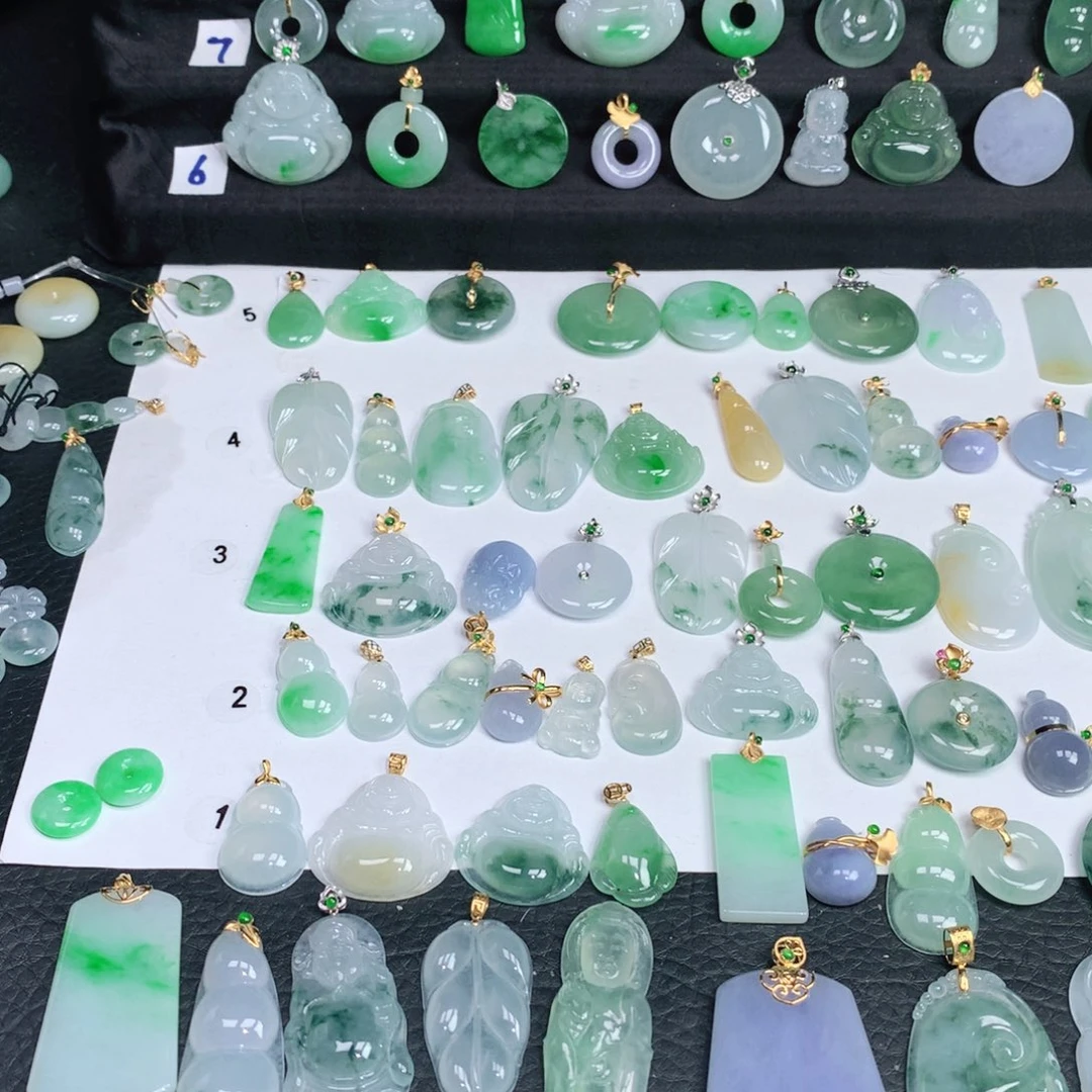 翡翠颈饰未镶嵌翡翠