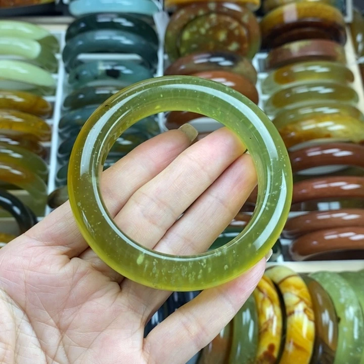蛇纹石玉未镶嵌手镯56