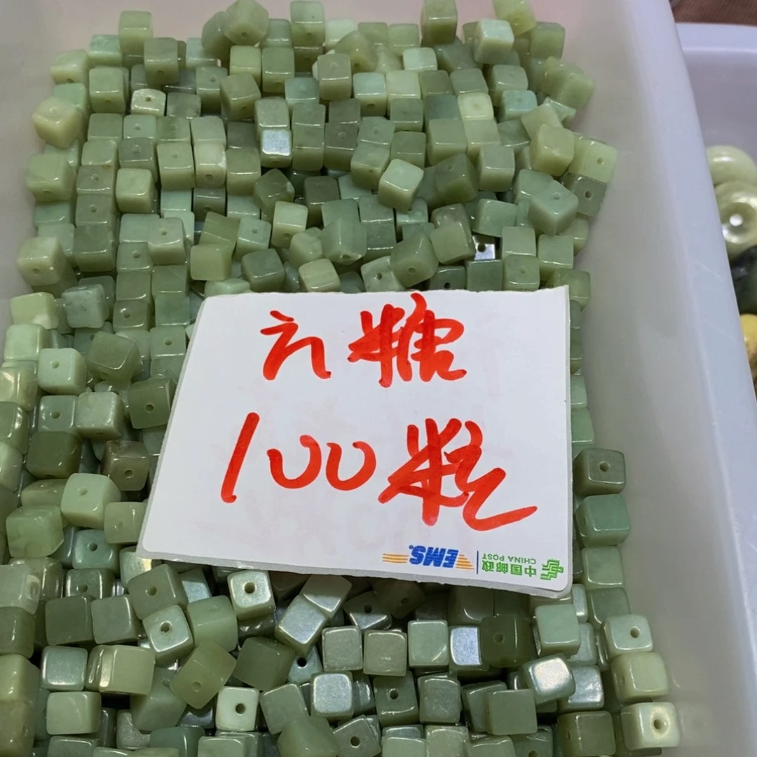蛇纹石玉未镶嵌颈饰91