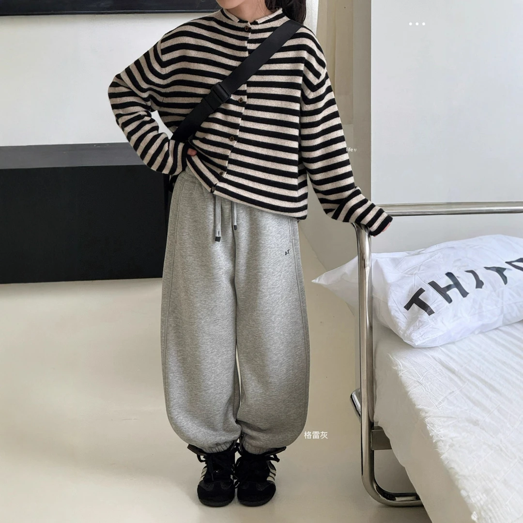 柳柳定制2025深秋冬新品男女童880382中大童刺绣一体绒收口针织裤