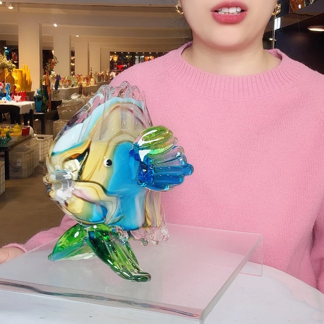 琉璃手工艺品琉璃岛上有个叫小