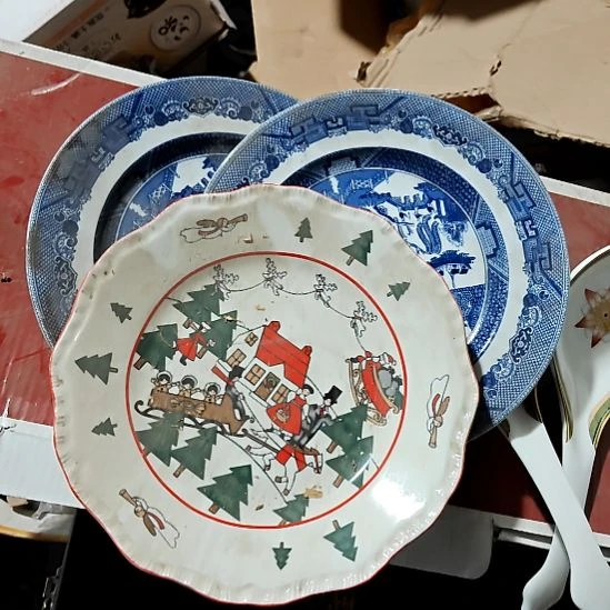 一***过摆件盘子碗茶壶啥都有