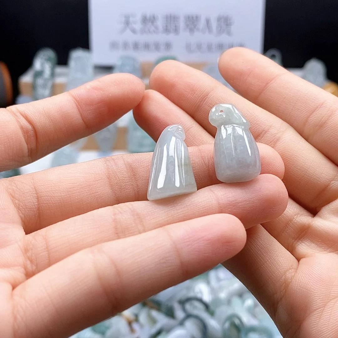 翡翠未镶嵌吊坠(不含链)182莲蓬一对
