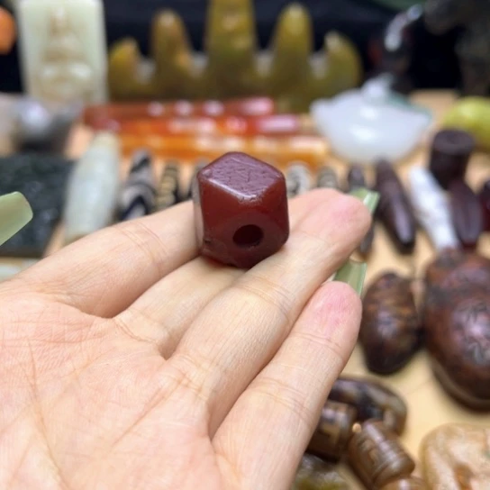 玛瑙/玉髓颈饰未镶嵌
