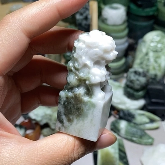 独山玉未镶嵌珠宝半成品