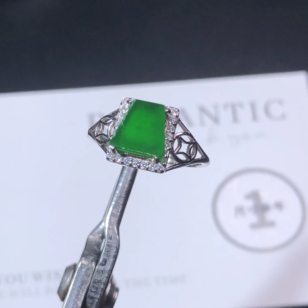 翡翠A货梯形925银镶戒指