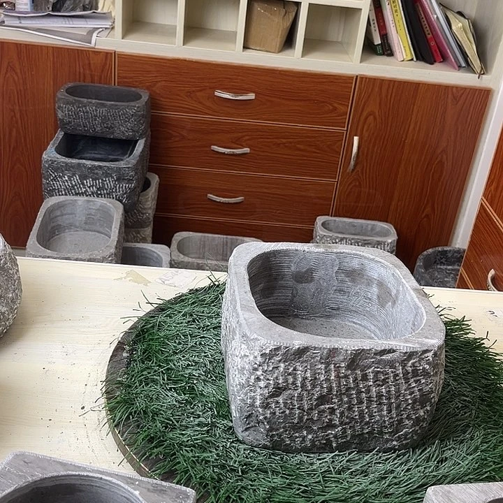灰姑娘食材和贵州青石打造而成