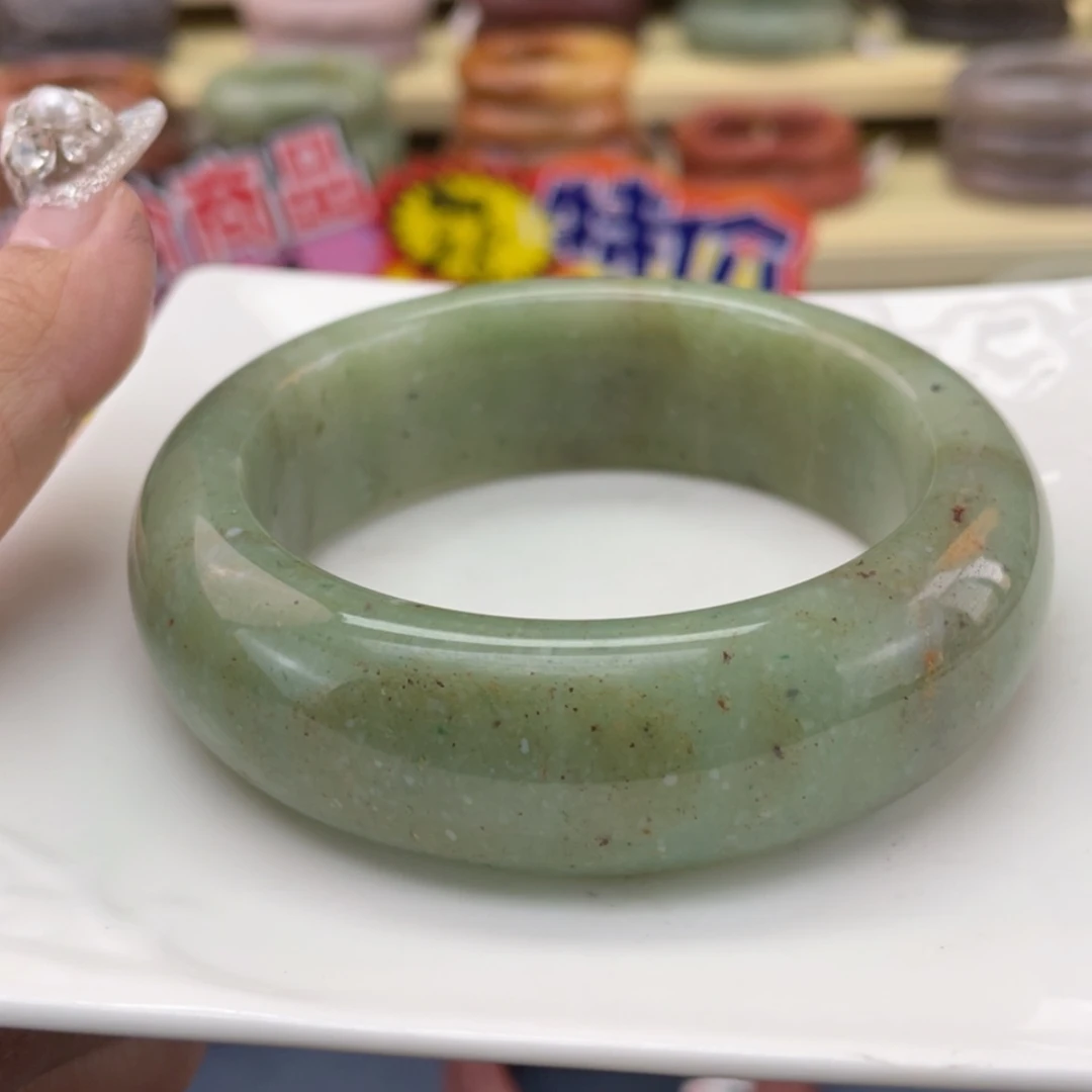 【闪购商品】石英质玉手镯未镶嵌樂***?