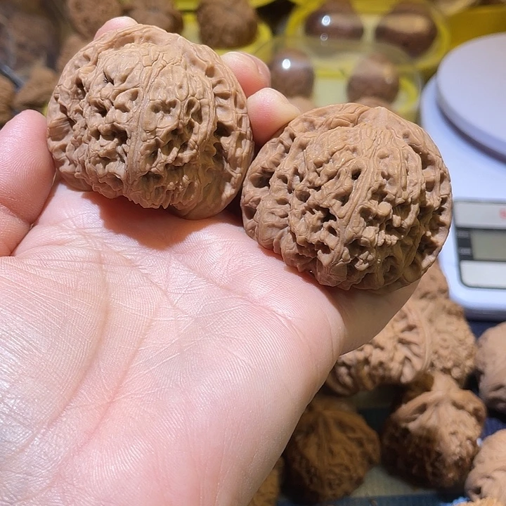 鸣****吊坠桃核南疆石……